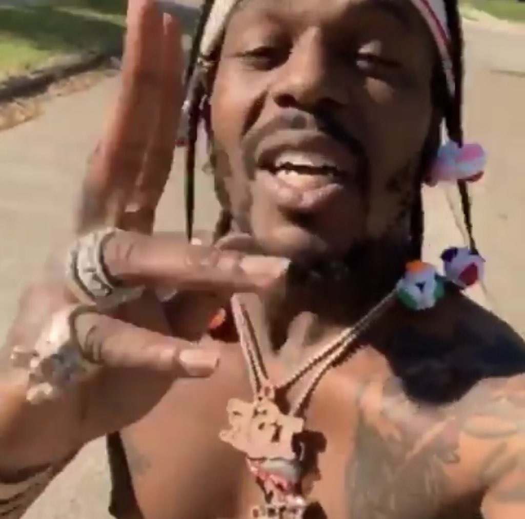 thawhatshow's tweet photo. ONE MINUTE NEWS w/ Challz Brown WATCH HERE 👉🏽👉🏽👉🏽 https://t.co/5p6ibgtB7M 👀👀👀#audioliquormag #swaelee #guccimane #youngthug #saucewaka #yfnlucci #kodakblack #tupac #biggie #richthekid #justincarter #rapgame #clbmg #chuckwickillz https://t.co/7gbWj8WlEd