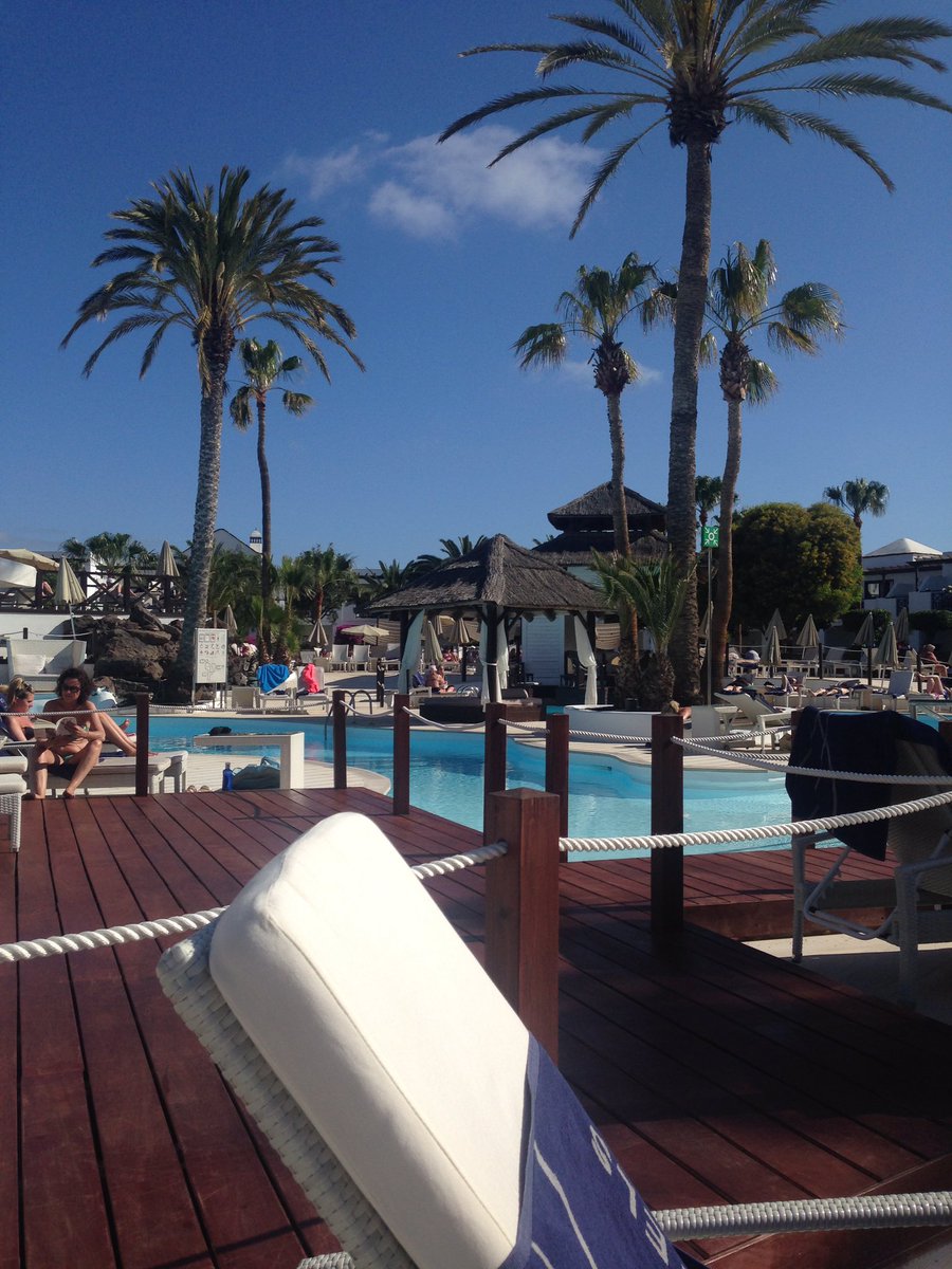 DazzaJohno's tweet photo. I’ve gained a few stretch marks this week .... fantastic facilities and hospitality  @h10hotels @H10WhiteSuites in Lanza 🐷🐷🐷🍾🍾🍾🍺🍺🍺🧁🍩🍧🥓🍳 ☀️ ☀️ ☀️ https://t.co/BG7rpTORtT