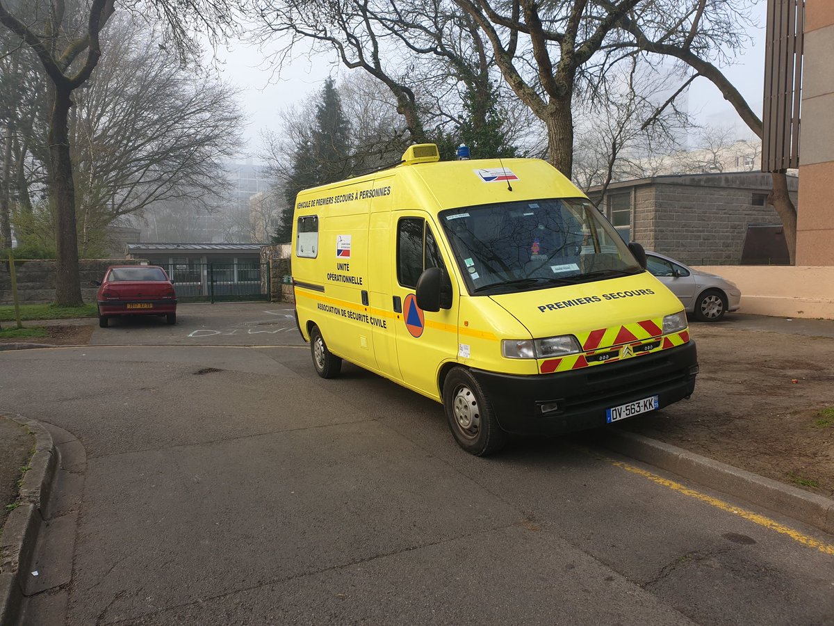 UDPS35's tweet photo. C'est parti pour le poste de secours de l'euro basket de PACE !!!
#udps35 #securitecivile #anps https://t.co/KYd2vybDUV