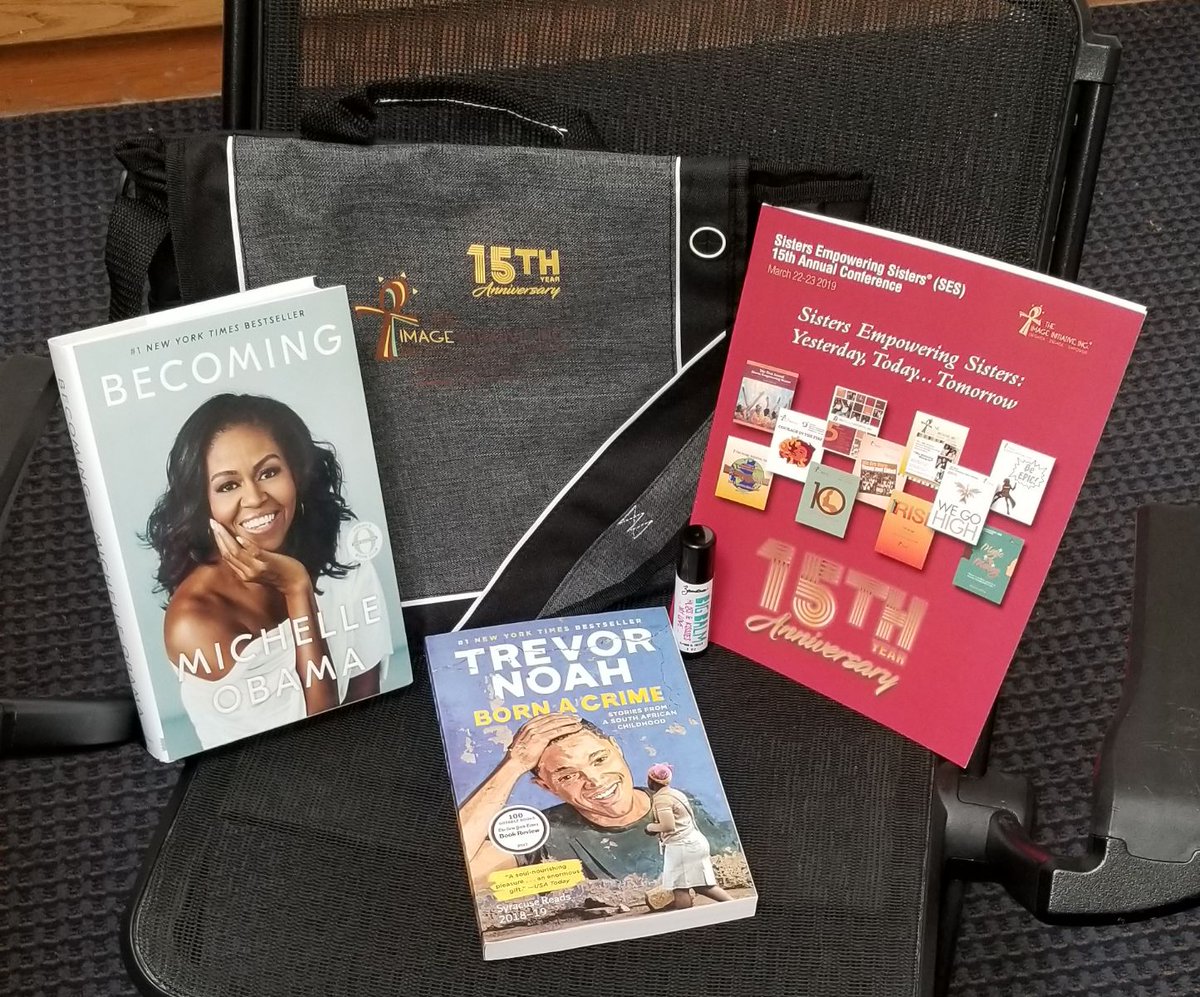 DrPortiaFlow's tweet photo. Now THIS is the kind of swag you put in a conference bag! Next time I go to a scientific conference, I wanna leave with something like this 😉 #SES15 #SES2019 #ImageInitiative https://t.co/BOfKFALZ2Z