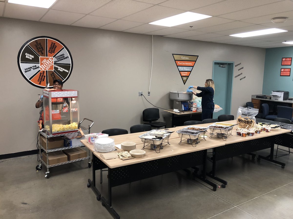 melissathd3917's tweet photo. Celebrating with Qdoba and cotton candy #SuccessSharing2019 #grub #sugarclouds #3917Moore https://t.co/W5TMdMSRPC