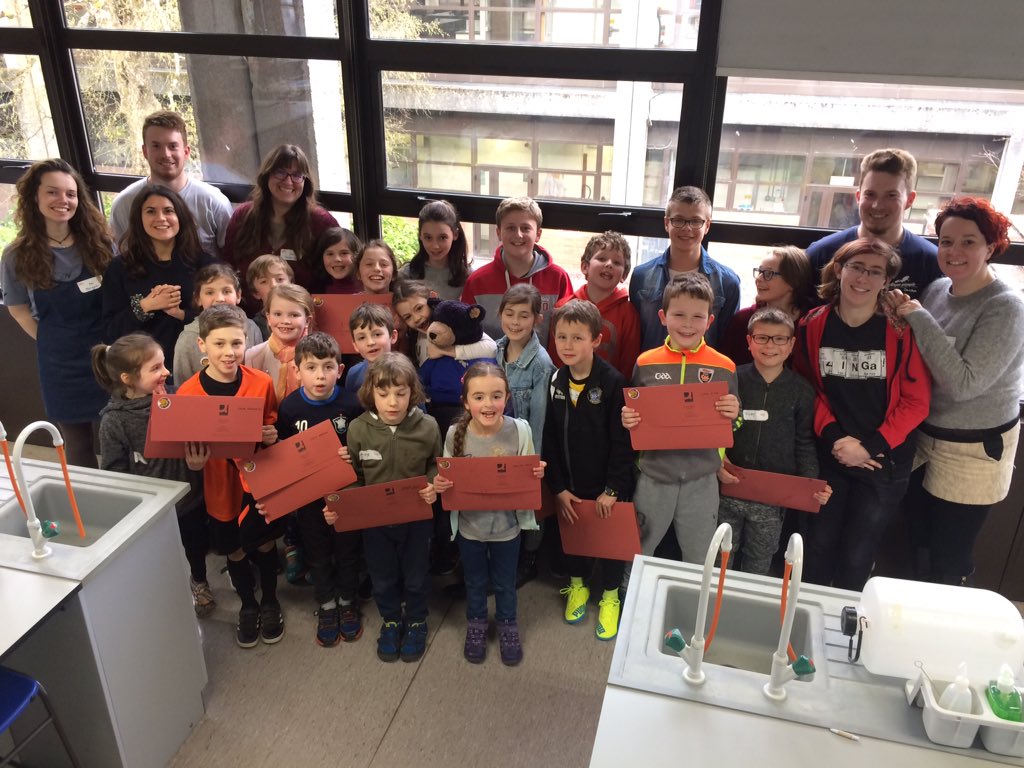 Cellexplorers's tweet image. An Amazing group of #French speaking children met the #Galway French speaking @NativeScientis1 today! Merci de votre visite ! Vous avez été formidables! #nativescientist #FrancophonieFestival @FranceinIreland @Francophon_IE  @NativeScientis1 #Believeinscience #scienceinfrench