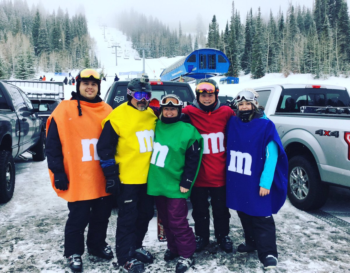 ccharward's tweet photo. M&amp;M ski day! We had a blast! Party size bag this year (30ish M&amp;M skiers this year) #mmschocolate @mmschocolate @mmscolorfulfans #skiutah https://t.co/lsvGYcR3n8