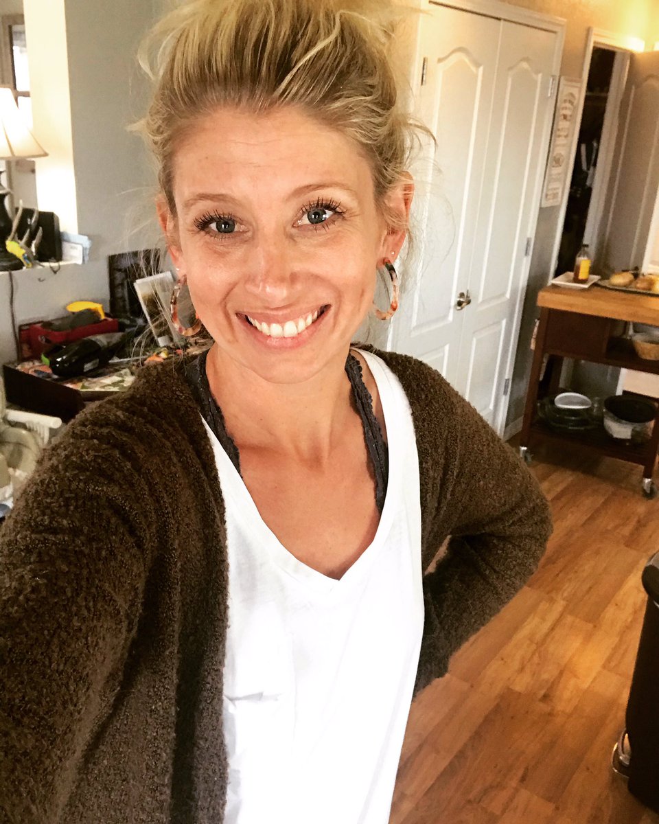 We raised $1500 yesterday toward digging a well for World Water Day- I can’t stop smiling #WorldWaterDay2019 <a href="/rowanlove/">ROWAN 💕</a>