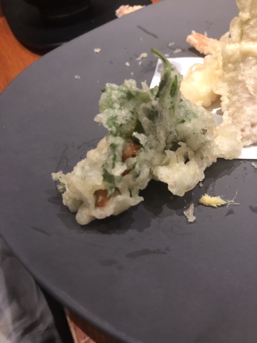 RicardoSanzChef's tweet photo. Erizo en tempura #presidentecarmona @kabuki_sushi https://t.co/XwjUKrq4Ec