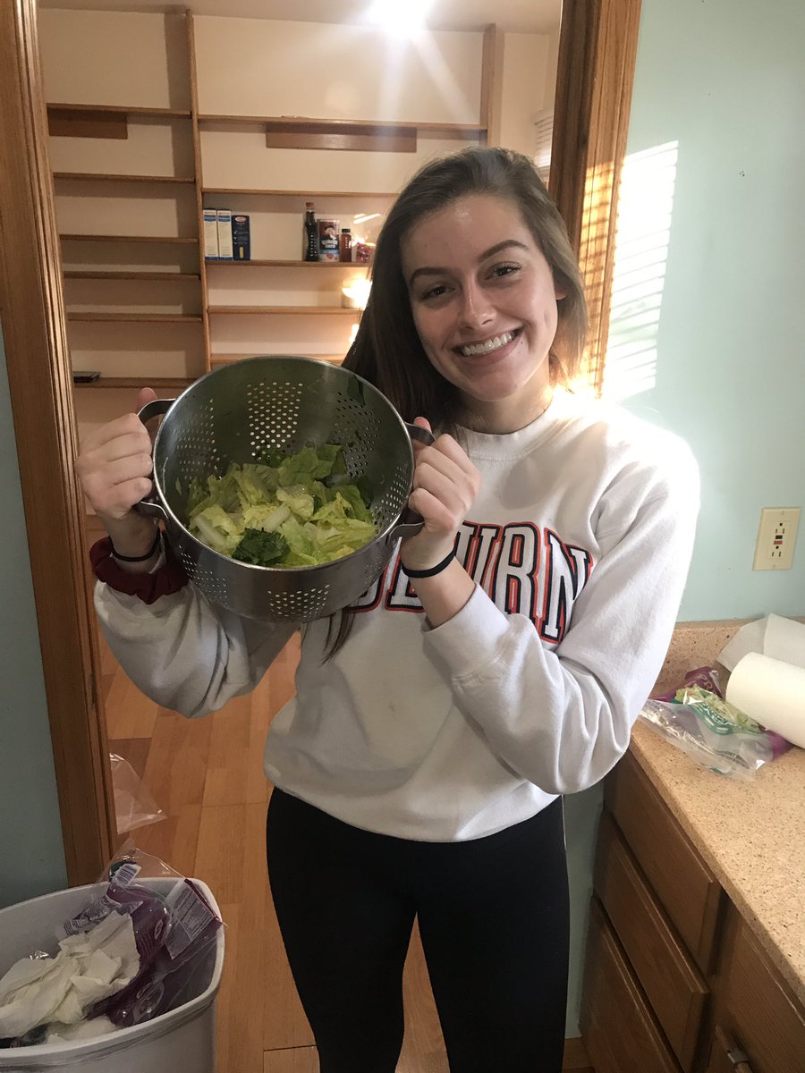 kerry_brennan4's tweet photo. We are gonna be full for the next 3 days GUARANTEED, with the giant dinner the girls made. #captionsbyJD #spf97 @softball_athens https://t.co/KSjXPUSYyM