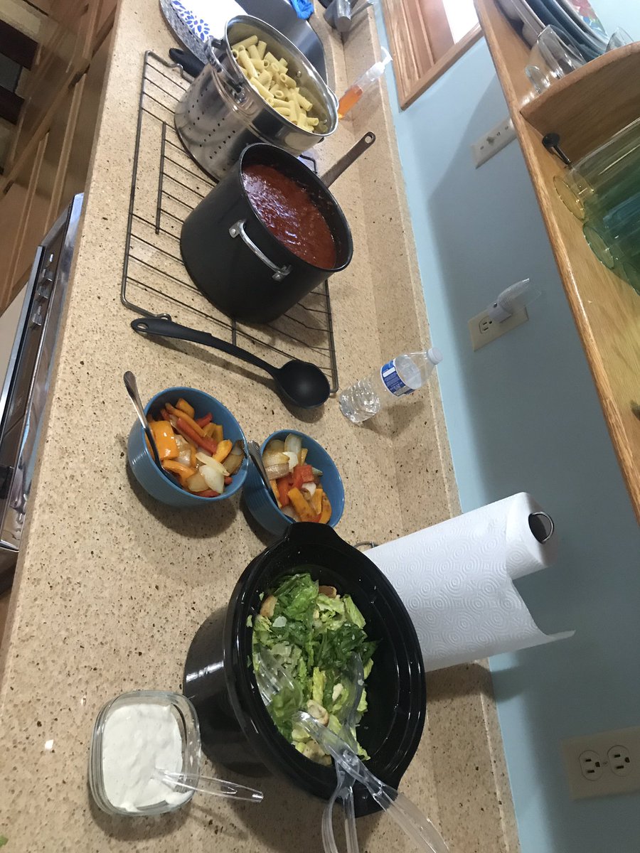 kerry_brennan4's tweet photo. We are gonna be full for the next 3 days GUARANTEED, with the giant dinner the girls made. #captionsbyJD #spf97 @softball_athens https://t.co/KSjXPUSYyM