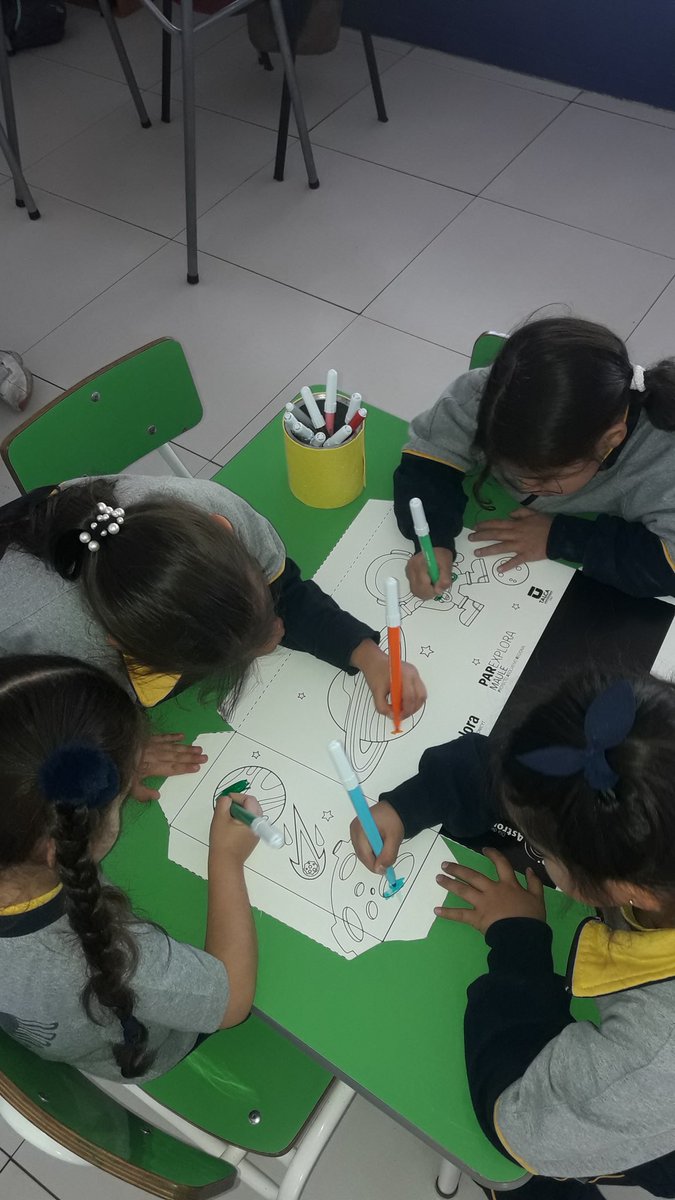 ExploraMaule's tweet image. #Linares:Niñas y Niños del Col. Concepción, pintaron y armaron sus #AstroBox para observar eclipses!! @DiaAstronomiaCL #ExploraMaule @UTalca