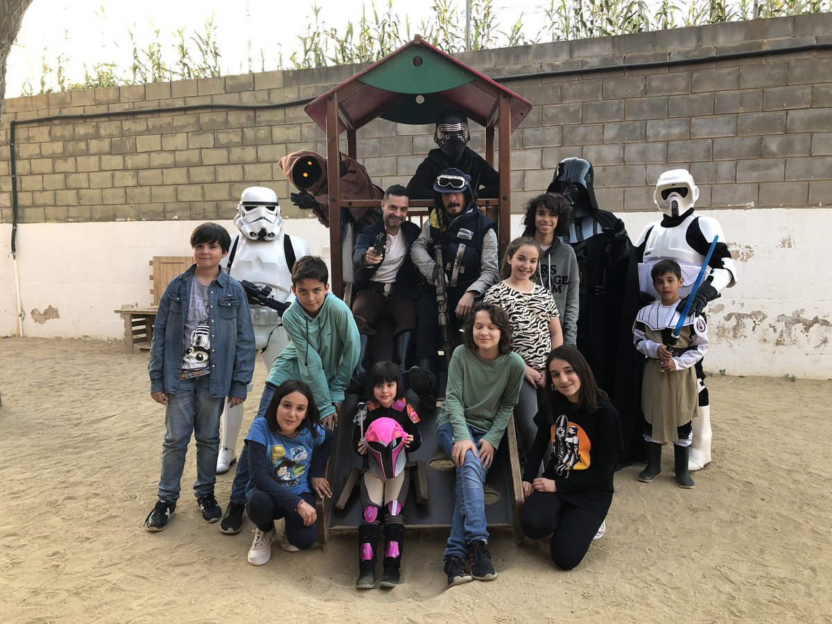 afa_bip's tweet photo. Gran xerrada galàctica avui al BiP. Tot al voltant de “Hans Solo”. Moltes gràcies, @StarProps per la vostra presència i recolzament. L’equip d’Star Wars BiP ja comença a preparar la de l’any que ve. #orgullbip https://t.co/paS0BdcCgR