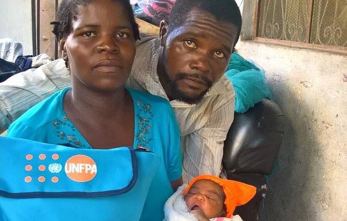 karlsen_jenny's tweet photo. #Unfpa bringing new #life in the midst of devastating #floods caused by #Idai in #Mozambique Read: https://t.co/nTJxrRegua #safebirths https://t.co/yz7bkntyLm