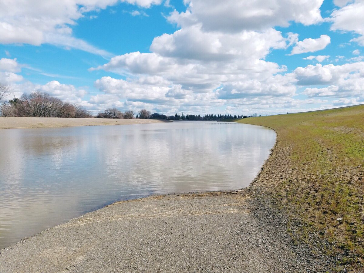 DredgeRC's tweet photo. “Speculative Futures in The California Delta” — during #CELA2019 @freeassocdesign and @rbhlms hosted a field tour of California’s inland Delta https://t.co/q2faxBHSqT