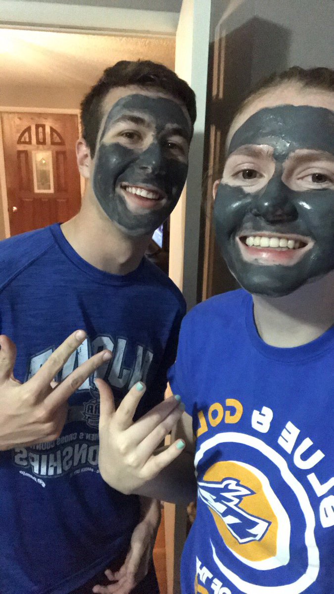 BurkeKelcie's tweet photo. We did a little self care for spring break @UNKBiol106 @UNKearney #106SpringBreak19 https://t.co/Btx2tO0qJ6