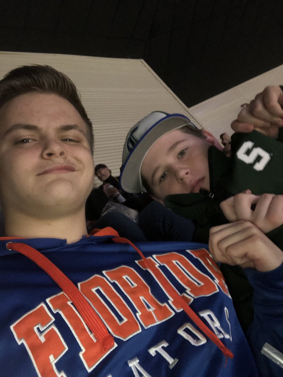 SammyHawkins23's tweet photo. You know we out here! #marchmadness #putusonscreen
Add the snap @sbhawk33 https://t.co/ye90MFPMEr