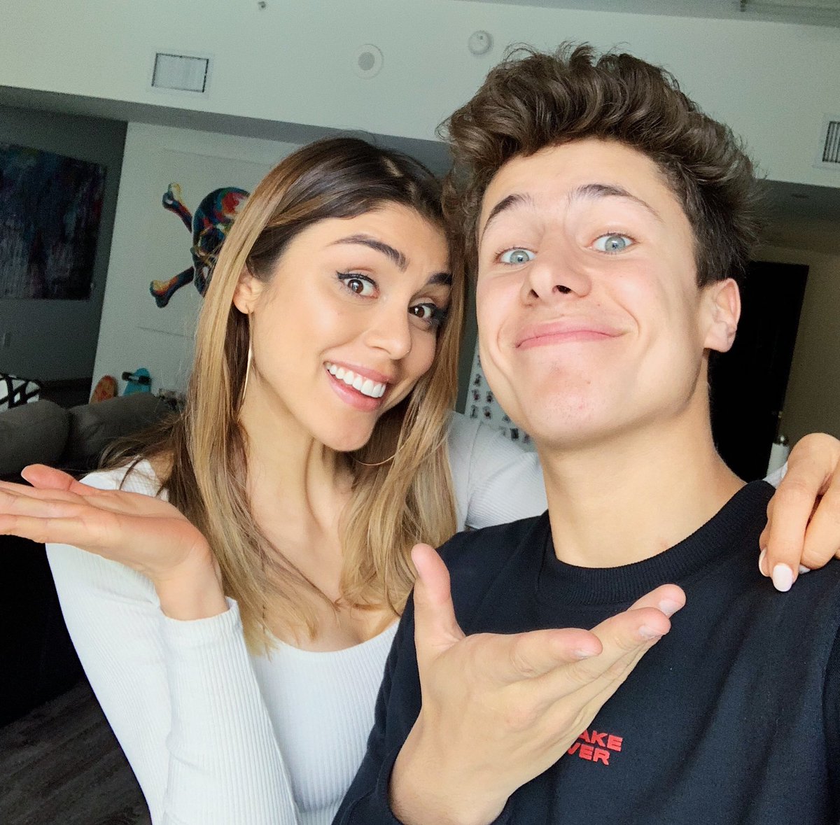 JuanpaZurita's tweet photo. El momento ha llegado 🚨

@Paugalindo y yo vamos a a estar respondiendo todas sus preguntas, curiosidades y retos con el HT #AskZuriTips 🔥

Usaremos las mejores preguntas para nuestro siguiente video de YouTube 🤙🏻

Los leo 👀 📖 https://t.co/BHGZ0WYJM6