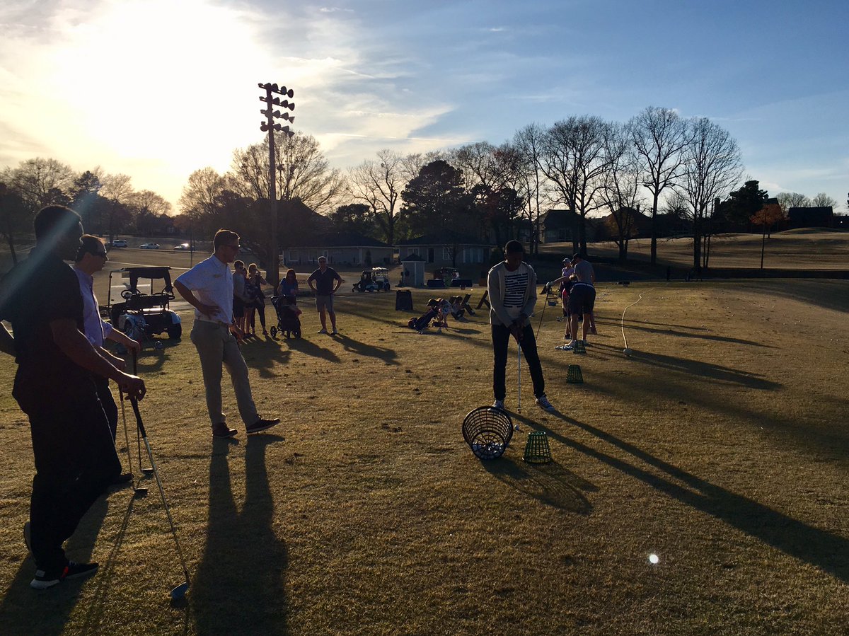 Thanks to everyone who joined us for our #SwingIntoSpring event today! What a beautiful day to jumpstart our golf games! #TroonFit