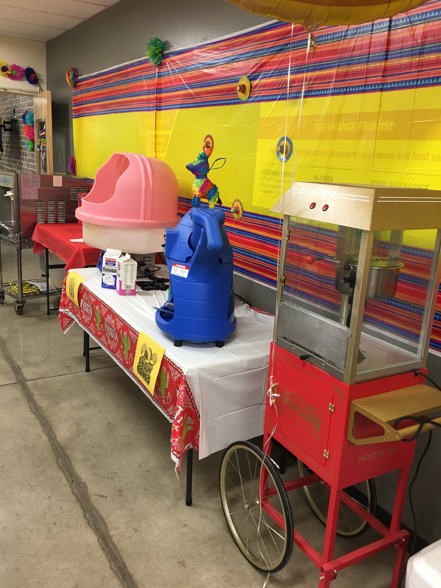 MattLeslie11's tweet photo. Success sharing Fiesta style at 6551, Thank you to all the associate for a great 2018!!! https://t.co/ZF5ZJPGEPz