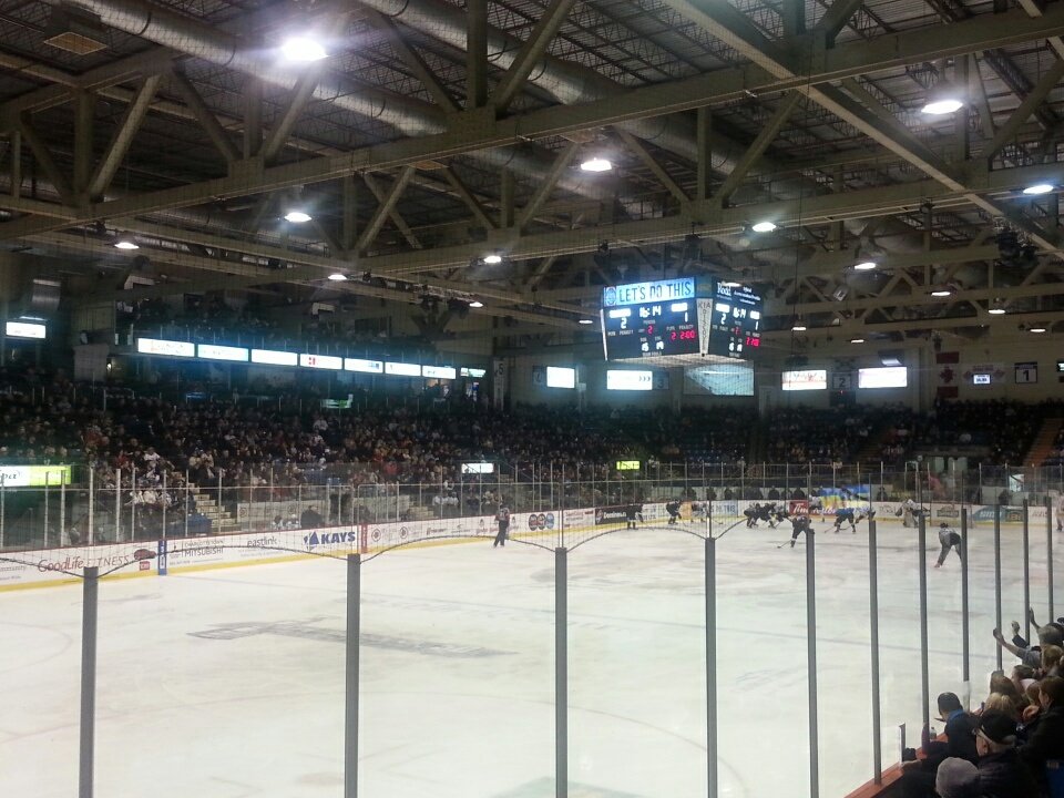 Great crowd tonight <a href="/IslandersHKY/">Charlottetown Islanders</a> !