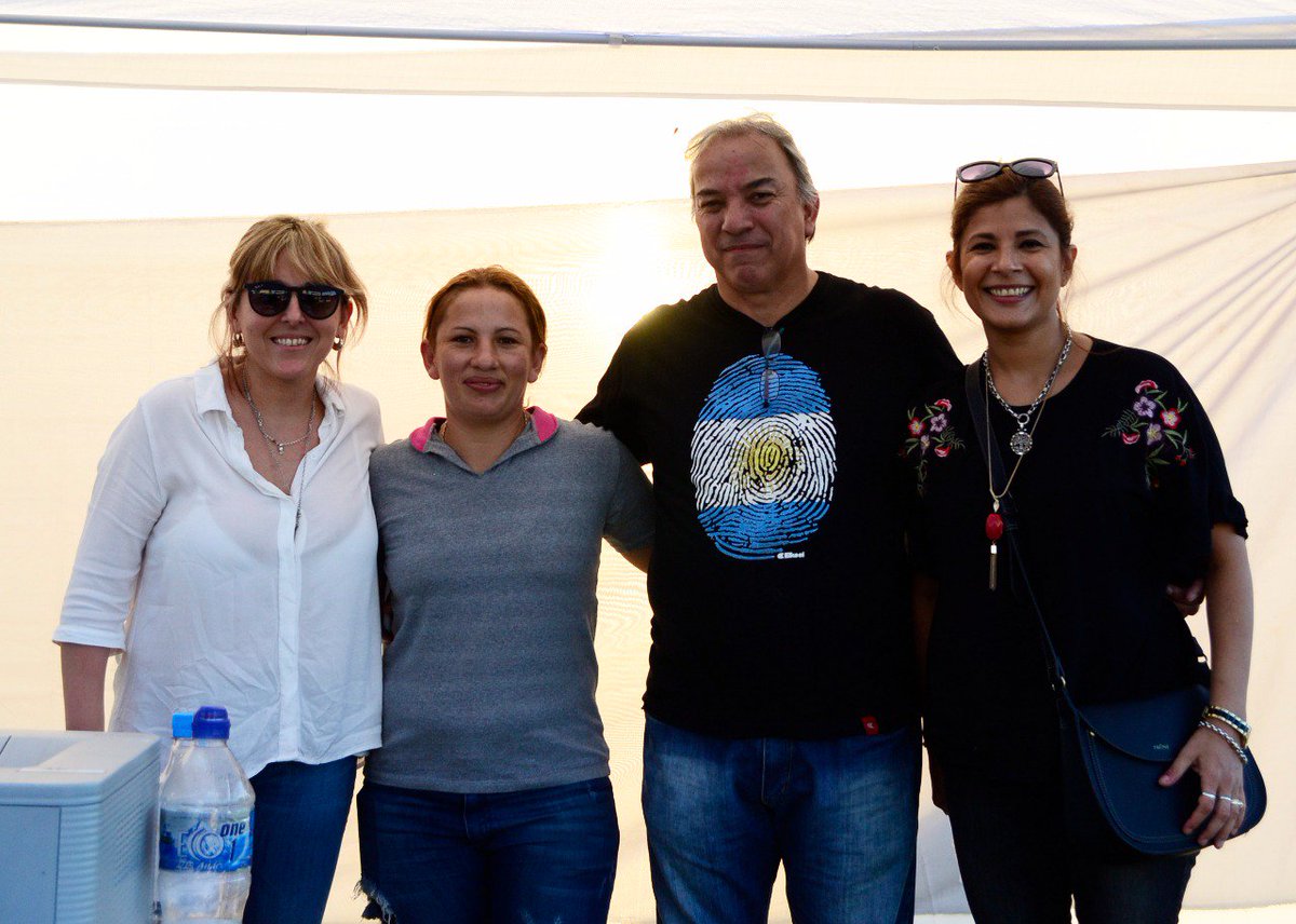 MinisterioGobCh's tweet photo. #FestivalDíaDeLaMemoria
#ParqueDeLaDemocracia
#DNIGratis
@ChacoGobierno realizó un operativo gratuito de #DINI en el Parque de la Democracia. Por el Día de la Memoria, por la Verdad y Justicia, que se recuerda el domingo. @domingopeppo @Drajessicaayala @celesegovia @sollunama https://t.co/FQIPf1nCK9