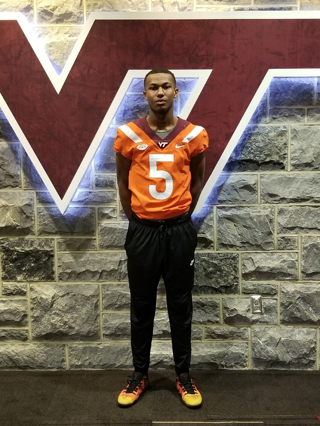 Dee Caldwell (mepiec5) / Twitter