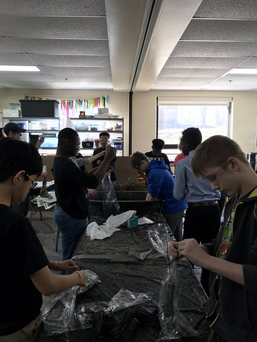 ScncTeacher2015's tweet photo. Students helping Living Lands and Waters wrapping trees for the Million Tree Project #MillionTreesProject @GlenviewEMSD https://t.co/7qowKMwmvh