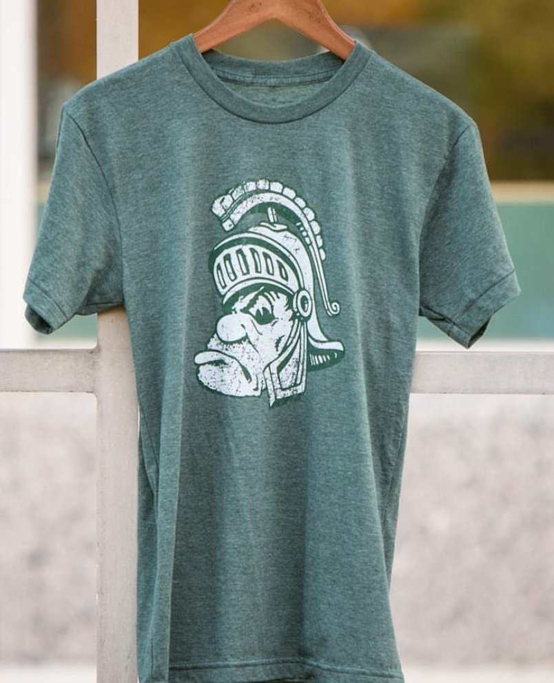 DavidHarns's tweet photo. I finally hit 15k followers &amp; the Spartan alum owners of Nudge Printing are going to help me celebrate by giving away 15 free t-shirts. Also a 15% discount for the next 15 days (code: HARNS15). Free shipping. I'll choose 15 followers at random who RT this &amp; follow @NudgePrinting. https://t.co/smiNilXnrY