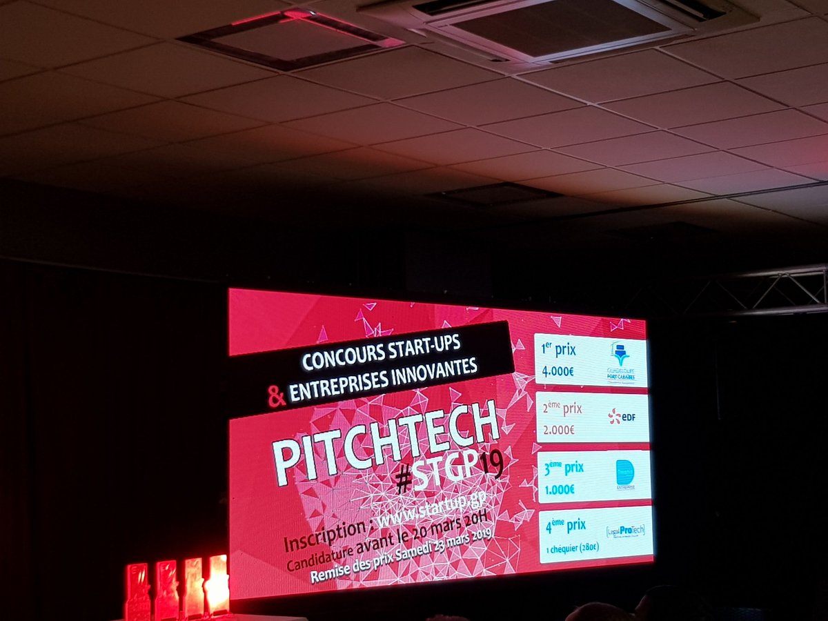 pascalpyrame's tweet photo. Debut de remise des prix du concours #PitchTech #STGP19 https://t.co/43e8vA86Fw