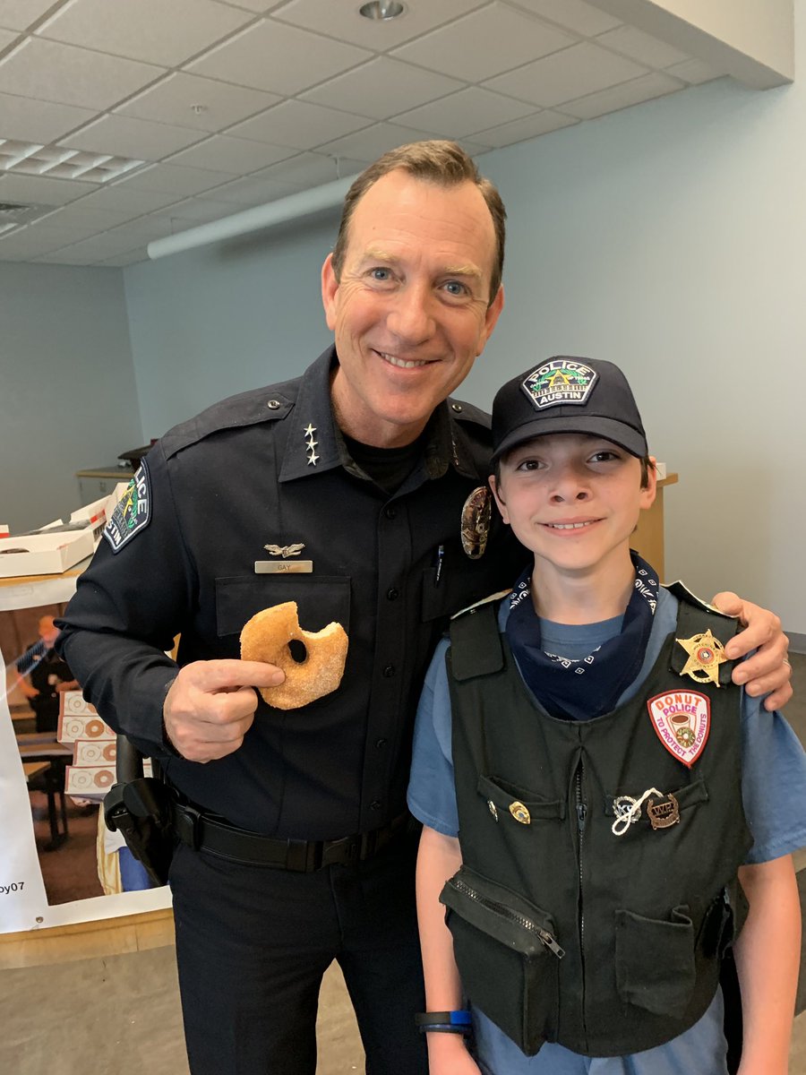 Great to meet Tyler known as “The Donut Kid”. He has been traveling around the U.S. with “Power Rings” 🍩 to thank Law Enforcement for what we do everyday for our communities. #Safertogether