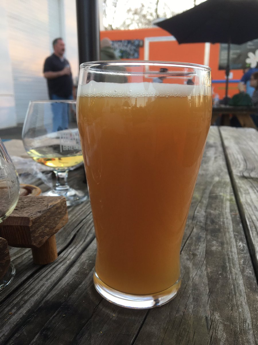 Just4BeerLovers's tweet photo. At Twenty-Six Acre brewing having a #ReptarJuice NEIPA 7.2% ABV & some flights ✈️ by @26Brewing #AwesomeBrew #SaturdayBrew https://t.co/D4vOV1Kd4Q