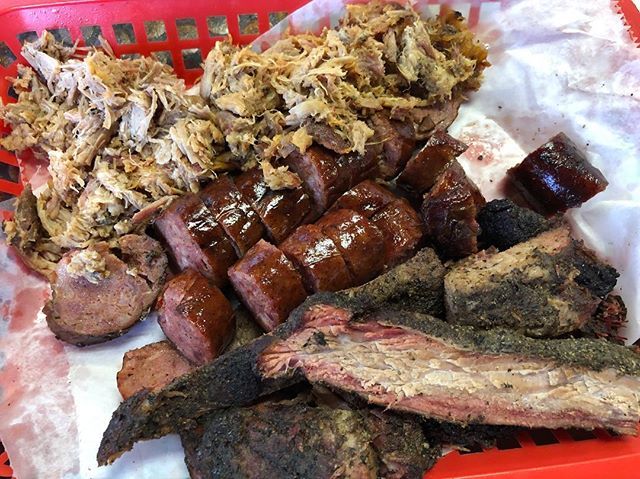 JonathanESmith's tweet photo. Canβt get enough Q. #bbq #3meat https://t.co/auzgDlTTM5