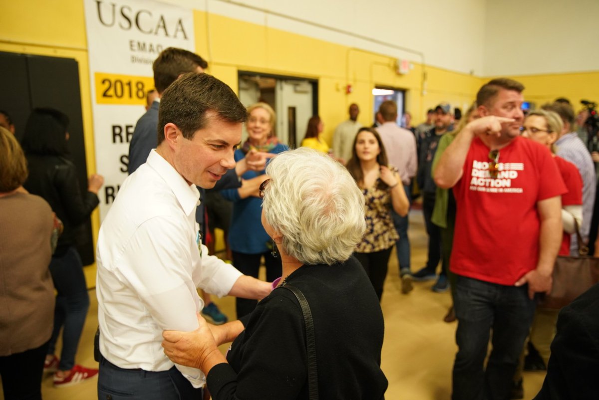 PeteButtigieg's tweet photo. Thank you, Rock Hill, for helping us wrap our first day in South Carolina. See you soon! https://t.co/5vXlZZ6ya6