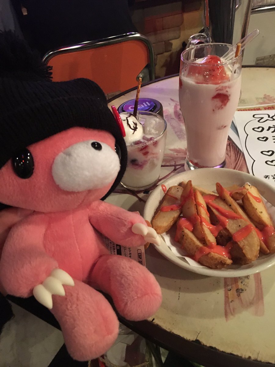 tori2625's tweet photo. 今回は自分のはじめての子を連れて行って、抱っこしてもらいました。
EXCEPTIONAL缶バッジはまさかの森チャックさんから手渡し
(*≧∀≦*)
チャックさんから 意味調べて と言われたので調べたww
『EXCEPTIONAL』は例外的な、特別な という意味だそう。
#森チャック #マリト #HTZ19 #グルーミー https://t.co/DEsAvQjFeF