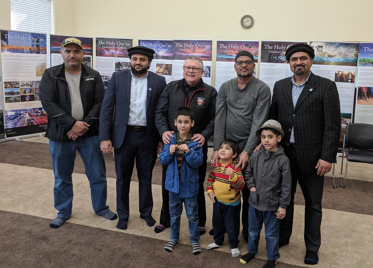 RalphGoodale's tweet photo. Had a good conversation about diversity + pluralism this afternoon with members of the Ahmadiyya Mosque in Regina. https://t.co/3TjEUxlfLI