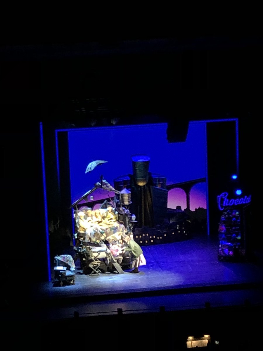 latinalupe's tweet photo. Willy Wonka time! @StranahanTOLEDO reliving my childhood favorite! 🍭🍭 https://t.co/SAv798uTOy