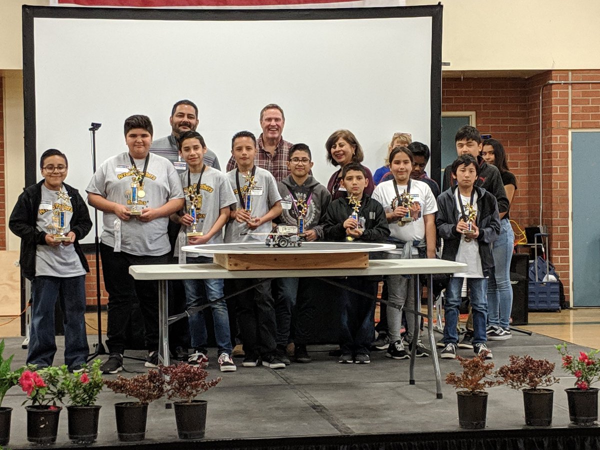 WashingtonPUSD's tweet photo. Great job LOBOS! Second place in the fast line. You did an amazing job representing Washington!#Proud2BePUSD #roboticsfieldday #funonasaturday https://t.co/cDtAxoMnoZ