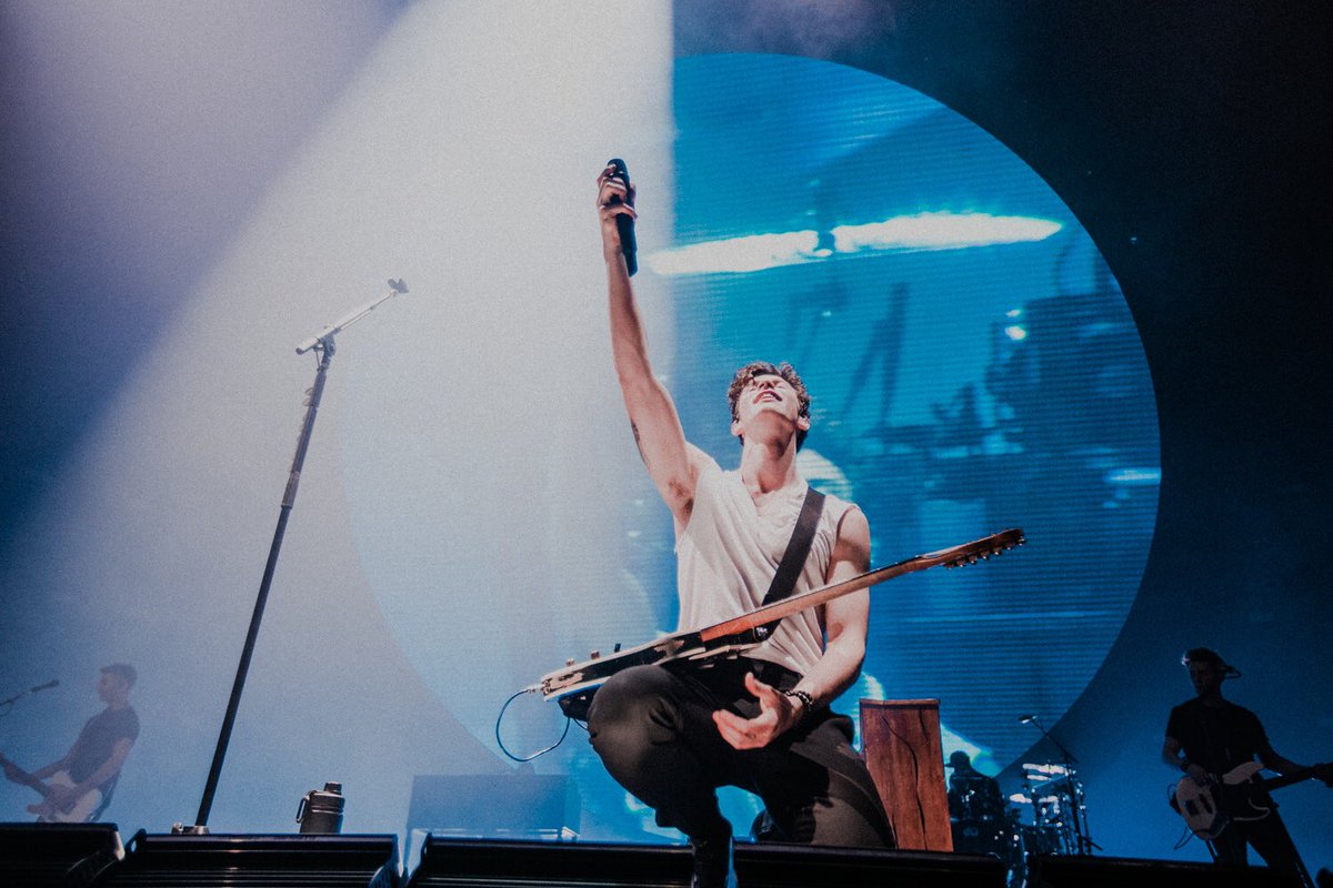 ShawnAccess's tweet photo. What a night Bologna! #ShawnMendesTheTour @ShawnMendes @JosiahVanDien https://t.co/oxMPxBrb7b
