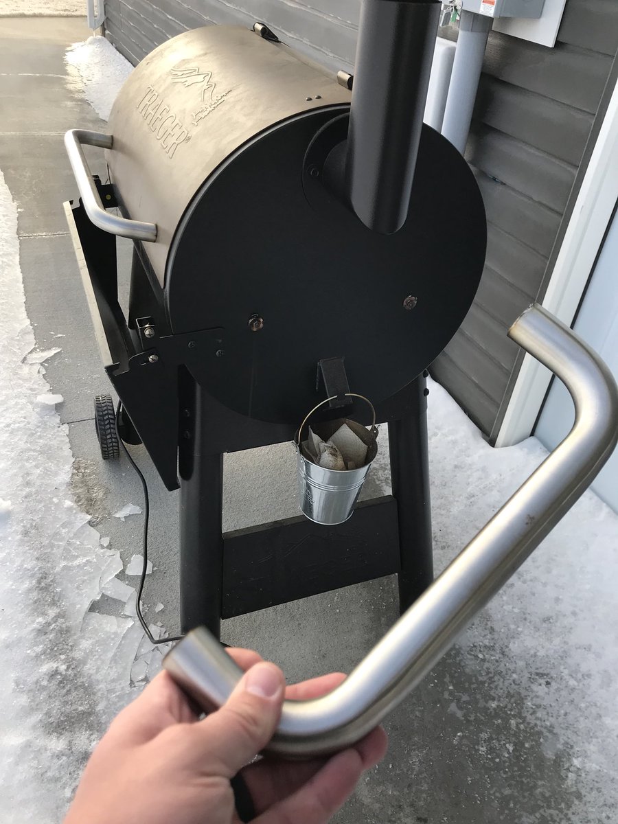 Sethfrederick2's tweet photo. @TraegerGrills what can I do about this? https://t.co/XLDcKp7MoY