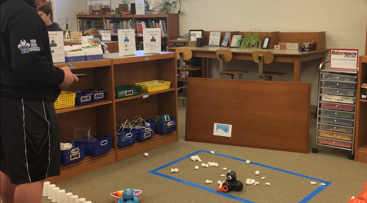 RIS_library's tweet photo. #NJMakersDay Thanks to the teachers and students for bringing so much enthusiasm and creativity to our Makerspace this week. We also got to share the experience with special guests like Mayor Shelly Brindle and Councilwoman Dawn Mackey. @njmakersday @MsGoodwin3 https://t.co/MbaWG7fF27