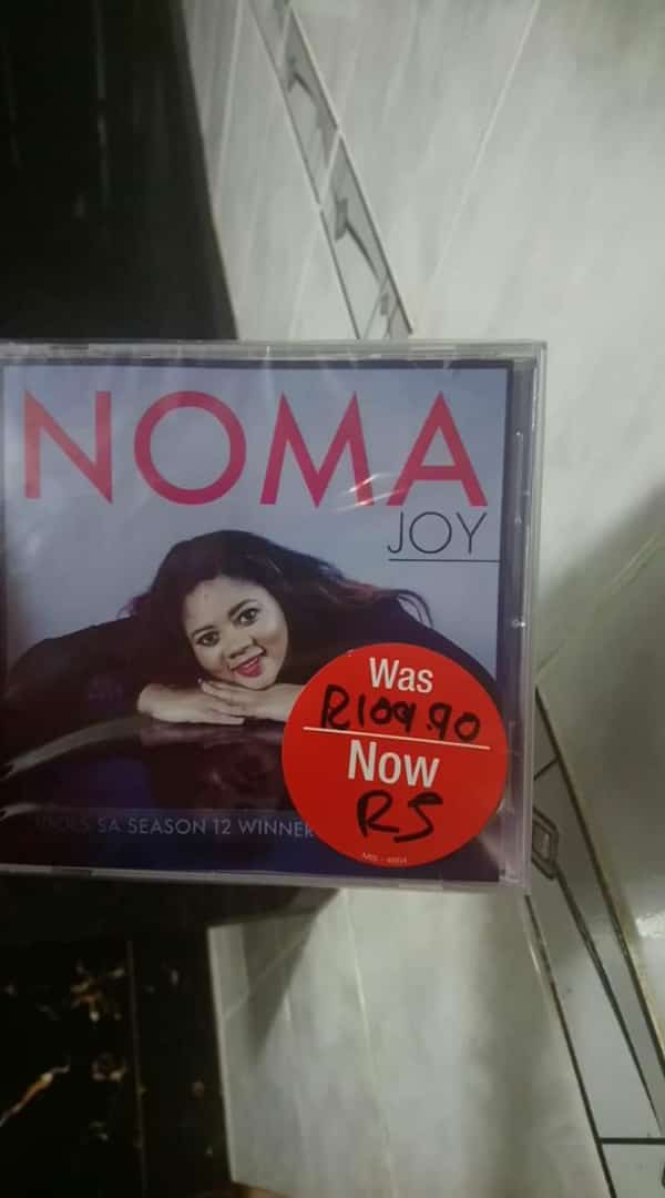 Paul~Smith tweet media