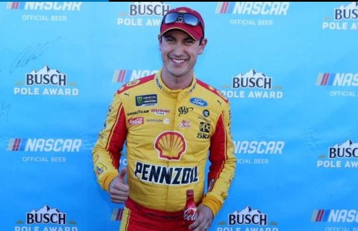 NASCARMSFansDE's tweet photo. #Pole für @joeylogano auf dem @MartinsvilleSwy
© @nascar
#NASCAR #MOTORSPORT #Martinsville #nmecs #v8 #nascarCup #monsterenergycup #Logano #penske https://t.co/RZIbSQnI5z