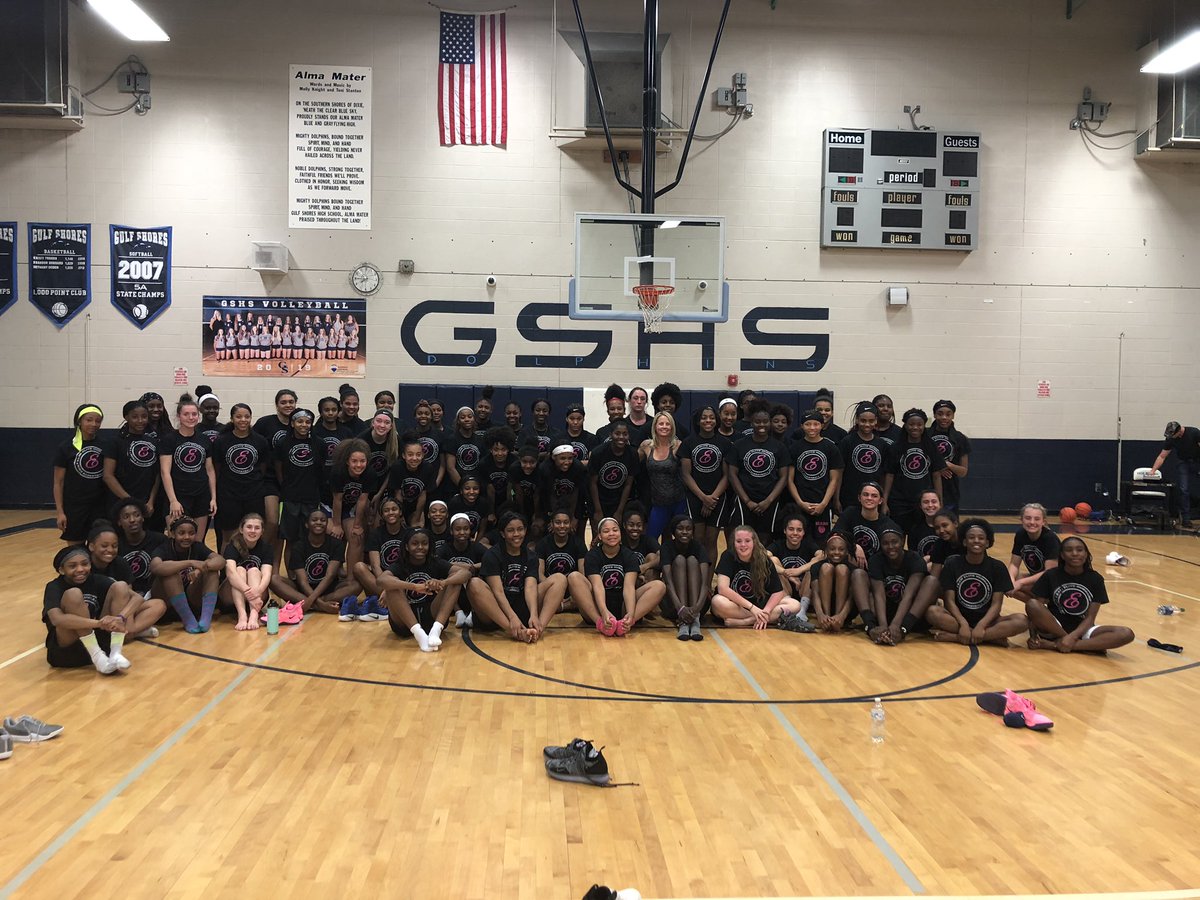 MzFoster598's tweet photo. Thanks for stretching out our bodies! 🧘♀️ Can’t wait to see what is next! @GLAMTMONEY @eric_addie @Glo_Addie @hubbardMia2782 @nikeeyblfamily https://t.co/fWoIkI5FVJ