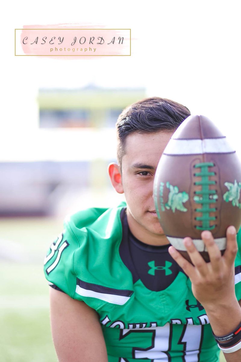 CaseyJordanPhot's tweet photo. Had a great time shooting Brandon’s senior portraits! @_hernandez03_ https://t.co/lmefnT9O0I