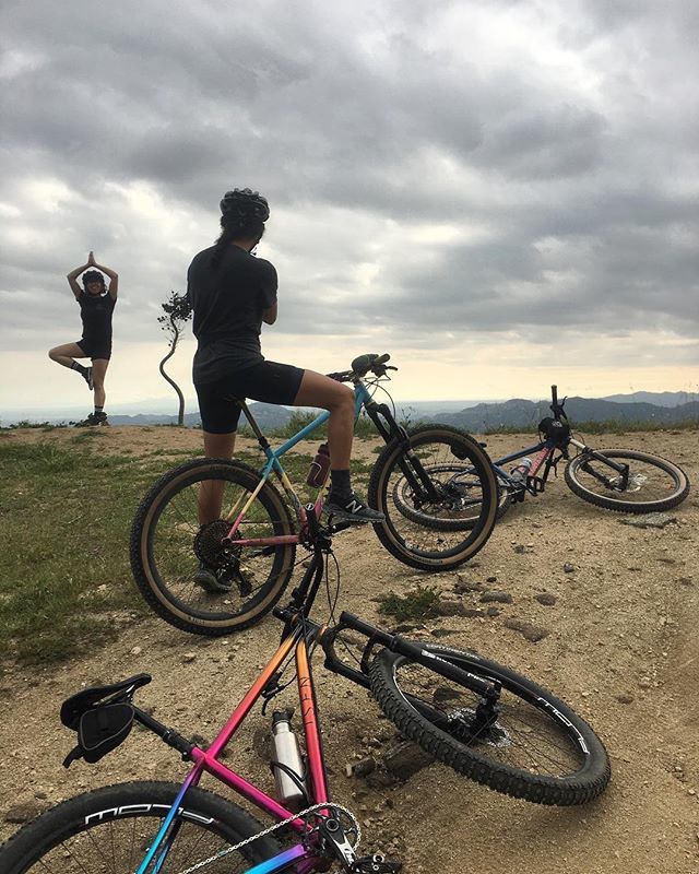Great post @nahbspics come down ride on JPL with <a href="/hannah_g1rl/">Hannah Roberts</a> <a href="/lizbrowne/">liz</a> thanks for showing me the #LA trails.
#bespokebikelife #myisen #mtb #adventurebike #nahbs2019 #nahbspics #nahbs #steelhardtail #mtnGOAT #lasucksforcycling ift.tt/2Wd4pBg