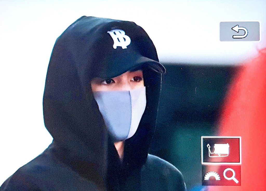 checkmate0131's tweet photo. 190324 GMP 도착 preview
😻
#PENTAGON #펜타곤 #우석 #정우석 #WOOSEOK #cubeconcert
#ウソク @CUBE_PTG https://t.co/RnYiSYABFQ