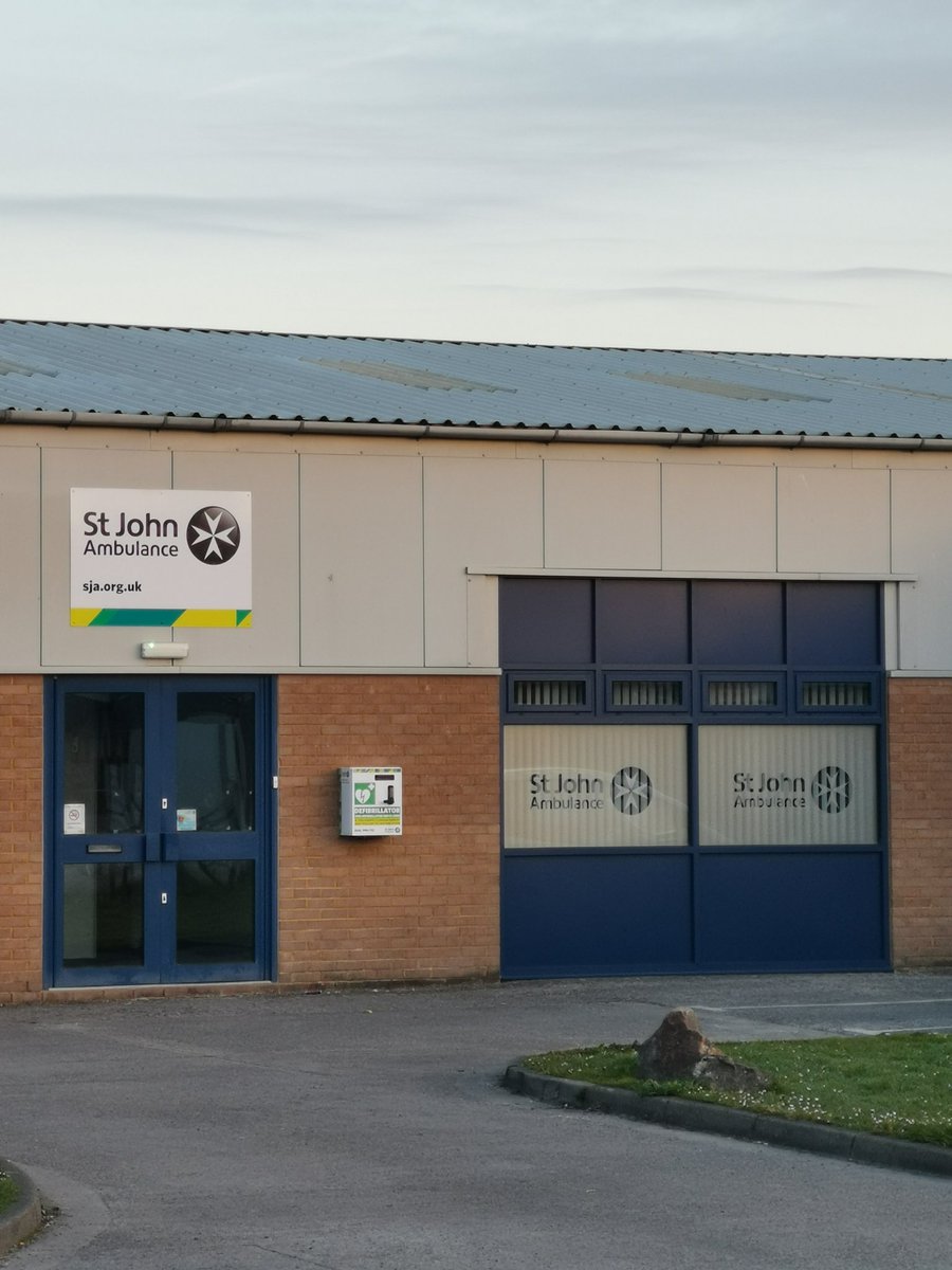 Early start this morning for Weston-Super-Mare Half Marathon  working in partnership with <a href="/swasFT/">South Western Ambulance Service</a> 
#MySJADay <a href="/stjohnambulance/">St John Ambulance England</a>
