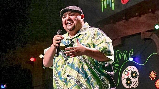 fluffyguy's tweet photo. Portland, thank you for packing the  Veterans Memorial Colosseum the night the @trailblazers had a big game next door. #BeyondTheFluffy 😃 https://t.co/EFMxazWkqt