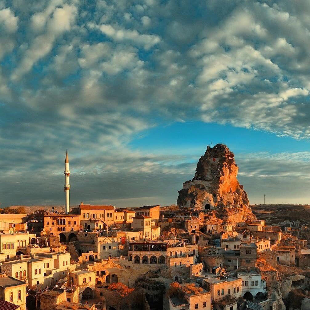 kulmustafa77_ac's tweet photo. Bir başkadır #Kapadokya...

#SevdamızNevşehir her mevsim ayrı güzel, eşsiz güzelliğe davetlisiniz...

#kapadokya #balon #Ürgüp #Nevşehir #Türkiye #Cappadocia #ballons #Turkey #pigeonvalley 🇹🇷 https://t.co/mWeAUCP2dE