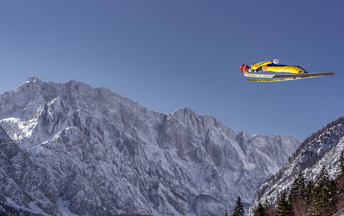 Richard_Freitag's tweet photo. One last competition before the season closes ๐ฆ
#Winterfans #nudossi #livetoski #seiz #fly4MOre #expa
๐ธ jfkfeichter https://t.co/NgWiXM4Yvf