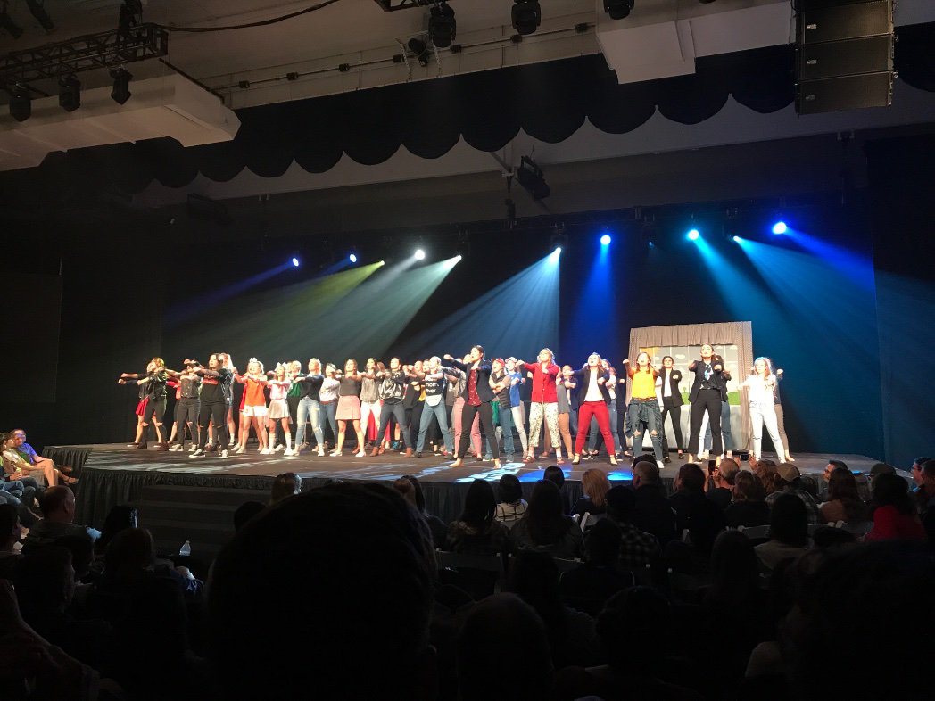 thehadleygrace's tweet photo. DANCING QUEENS 💃🏻⚓️💃🏻
#DBUSpringSing https://t.co/E5Wyg80CbZ