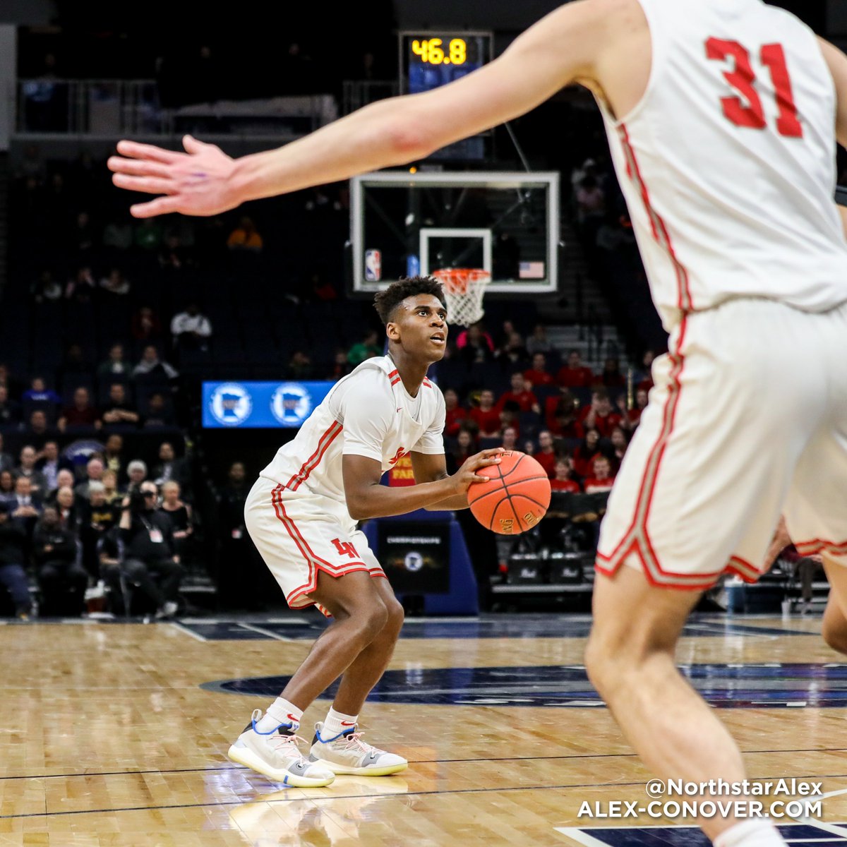 NorthstarAlex's tweet photo. Much respect to the very well-coached Lakeville North Panthers. @LNHoopsOx #MNStateHoops19 https://t.co/oGnzbssmP6