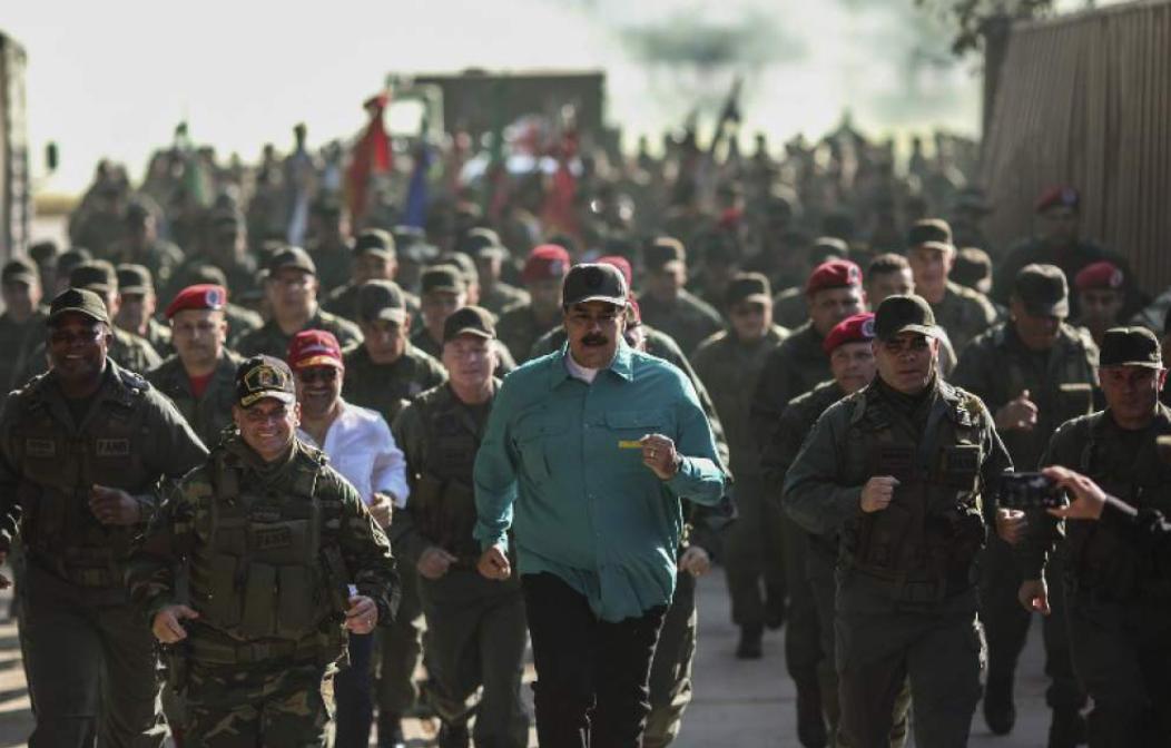 maibortpetit's tweet photo. #ULTIMAHORA Promueven instalación de bases militares rusas en #Guayana #Venezuela desde la Secretaría del Consejo de Defensa de la nación el Mayor General Pascualino Anguiolillo Fernández VER  LOS DETALLES
https://t.co/DaQK59tkAR https://t.co/dft9DWhMtQ